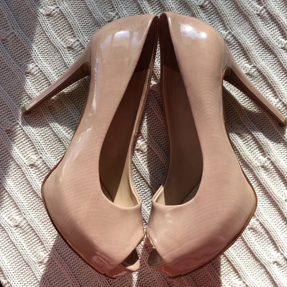 GUESS Peep-Toe Pumps