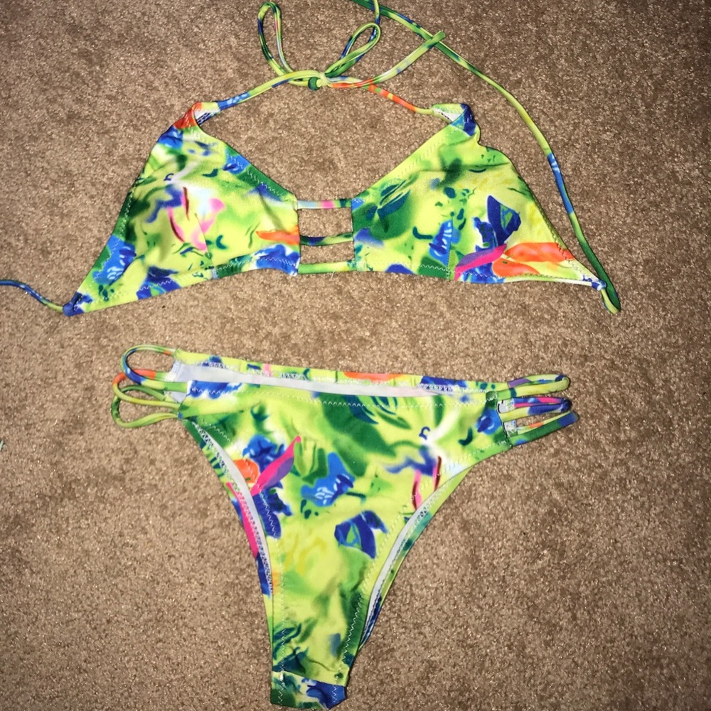 Tropical bikini