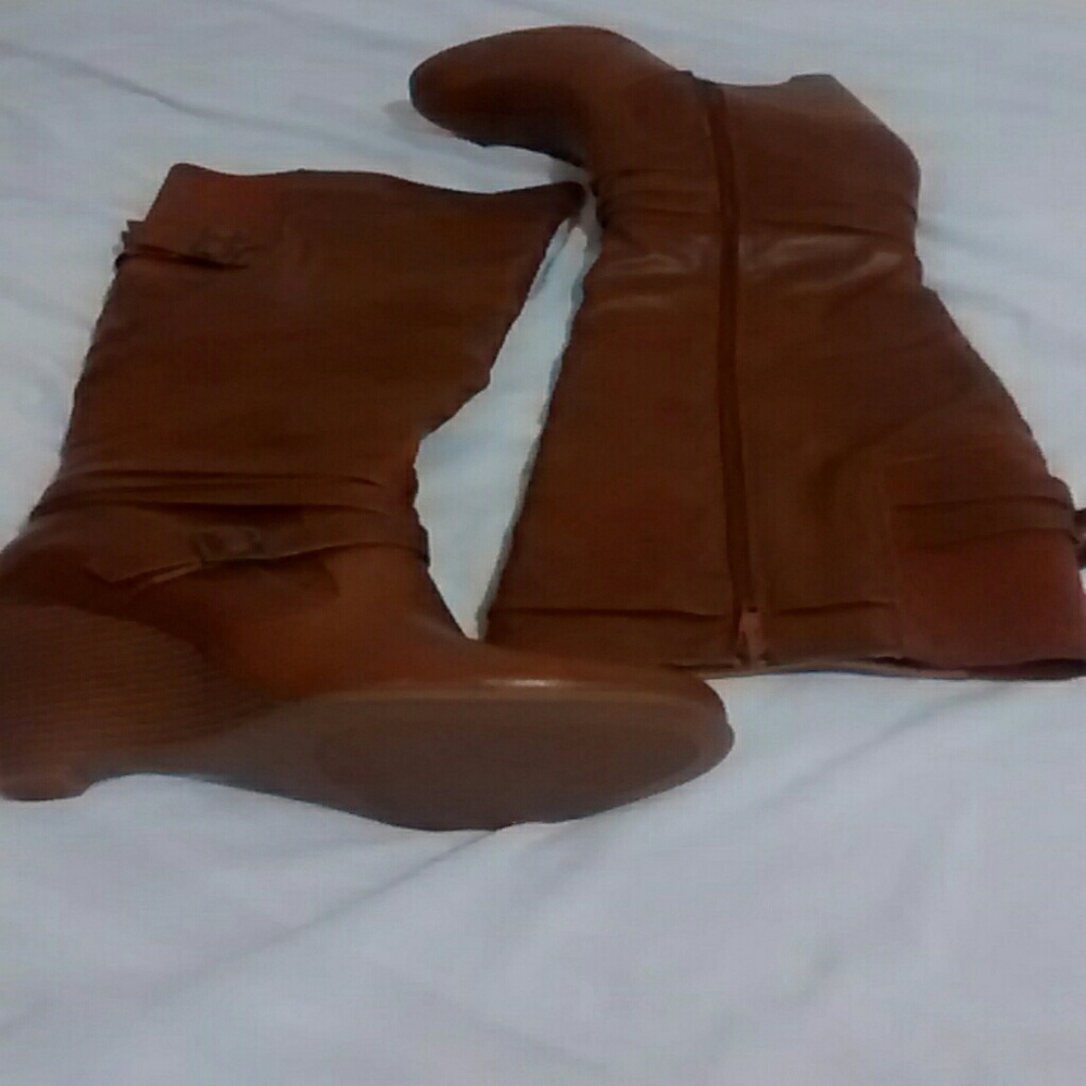 Avenue knee high wedge boots size 10m