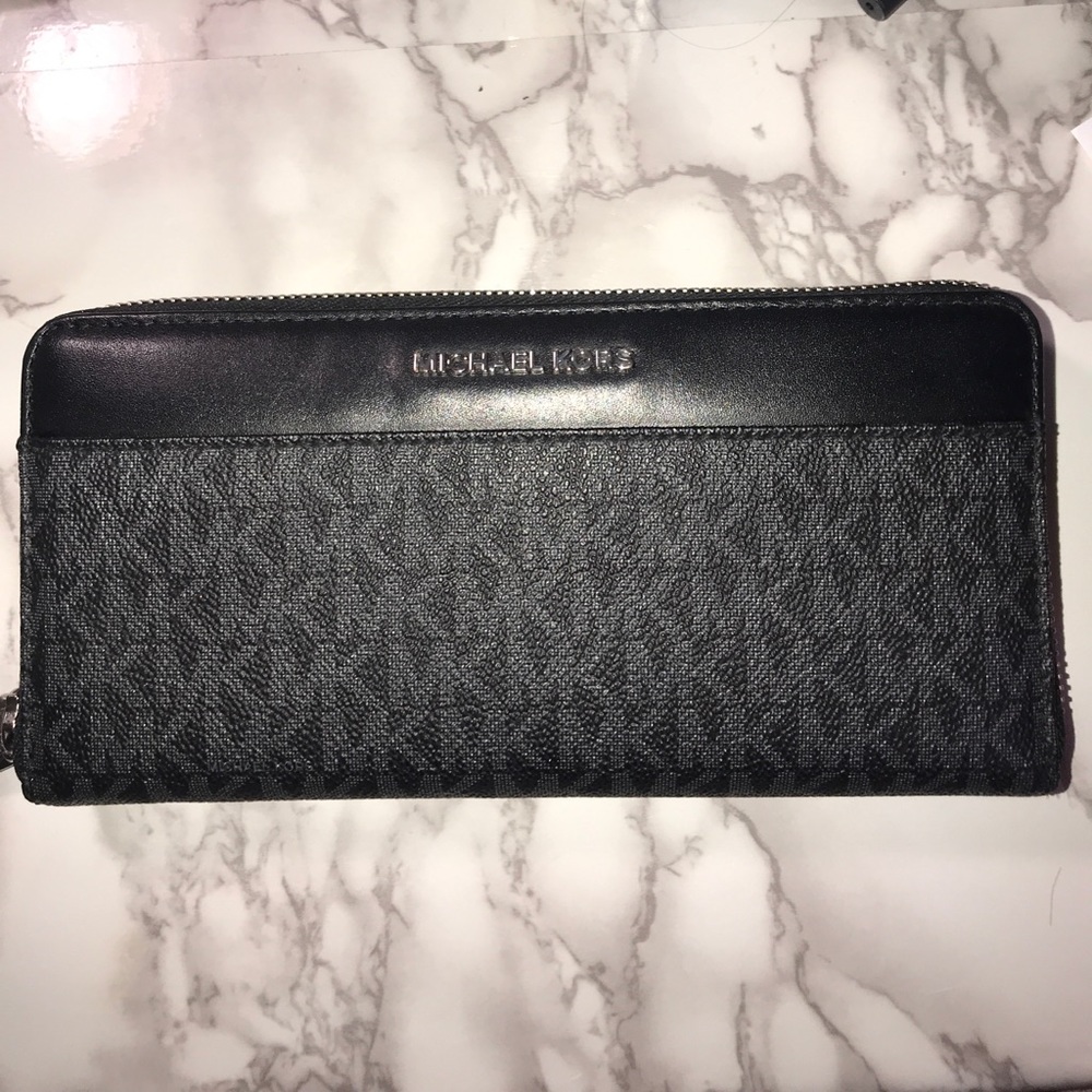 Black Brand New Michael Kors Wallet