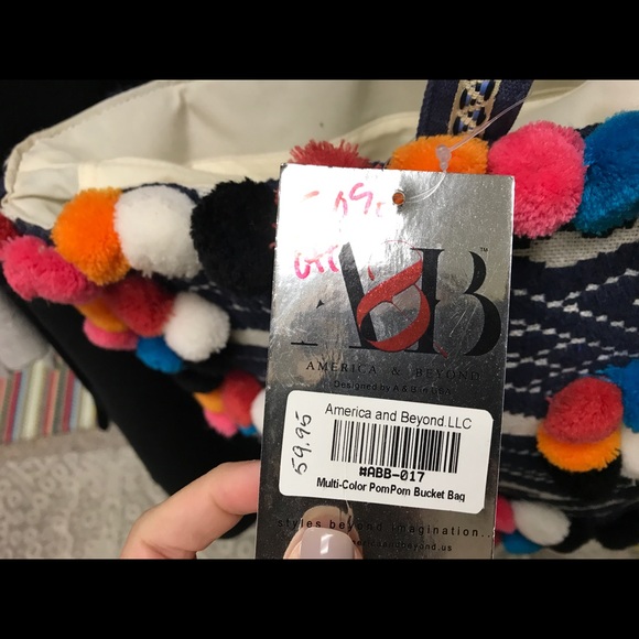 American and Beyond tote - Picture 4 of 5