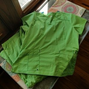 Wonderwink scrub set