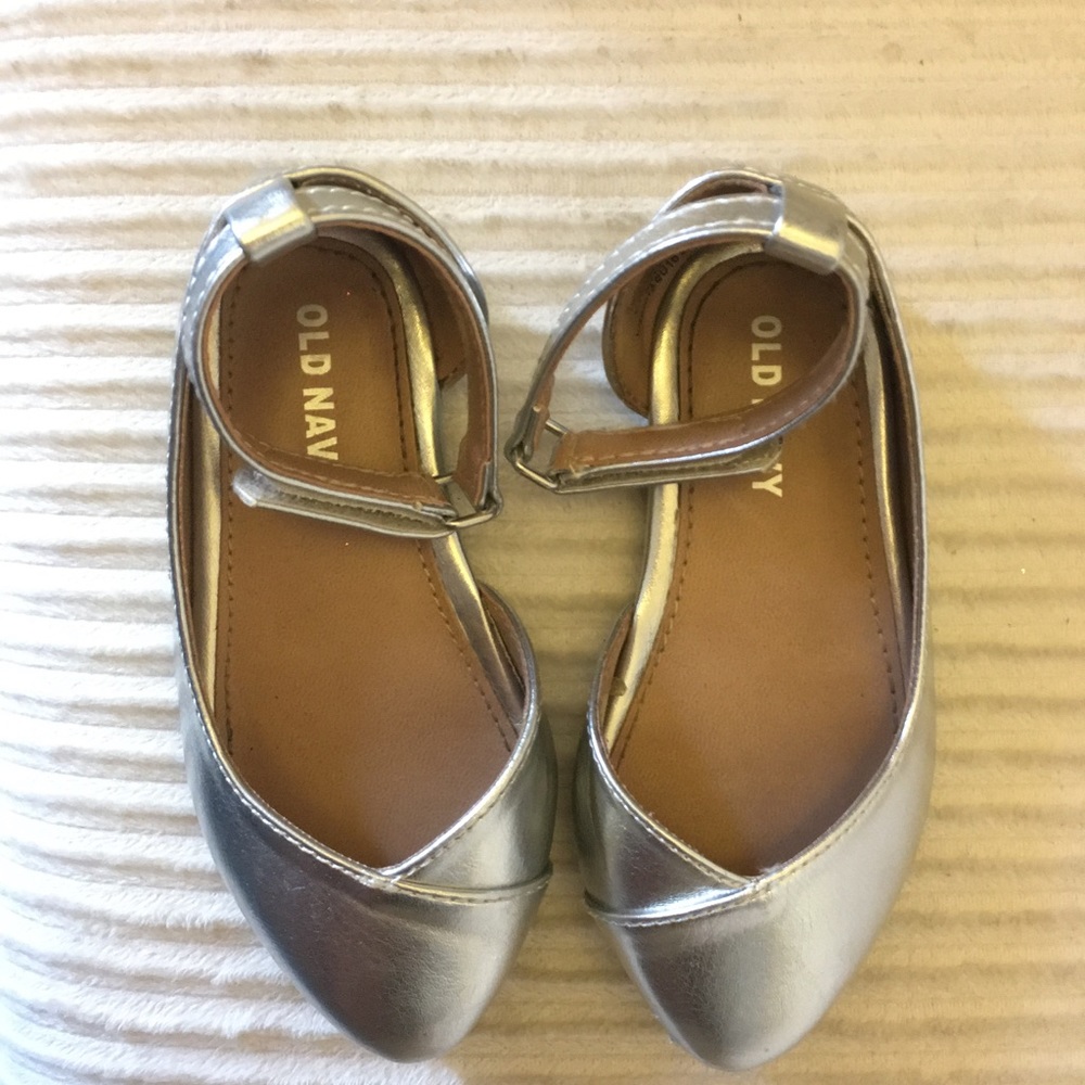 Silver toddler flats. Size 5 - Picture 7 of 7