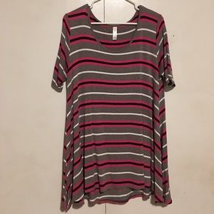 Large LuLaRoe Striped Perfect T Shirt 👚