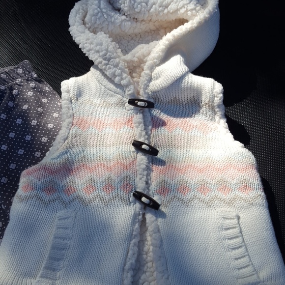 🤷‍♀️Sweet Sweater Vest! - Picture 2 of 8