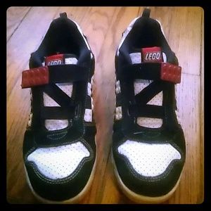 💰Bundle and save 3 for $10 Boys size 4 Lego shoes