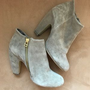 Steve Madden Panelope bootie in Taupe
