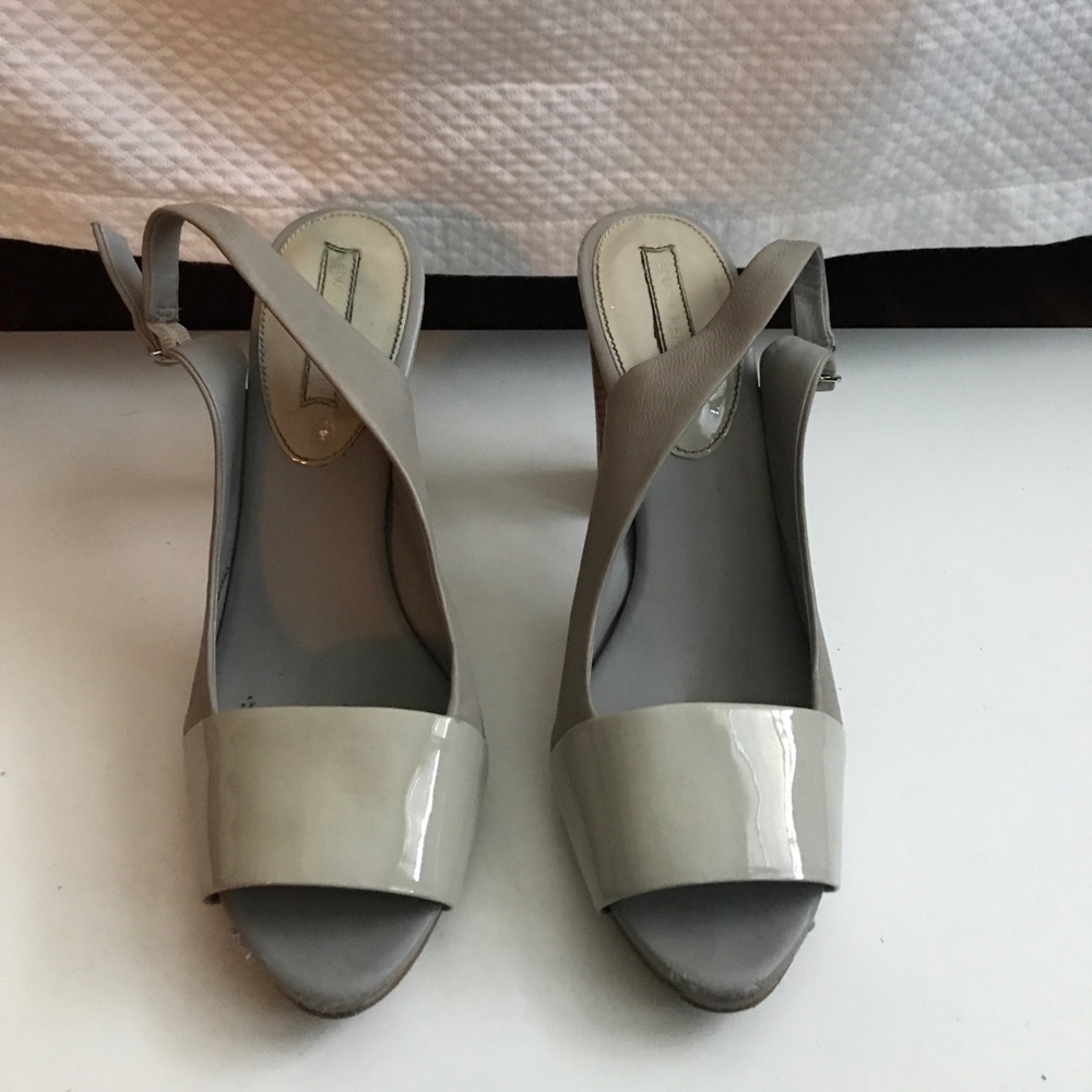 Banana Republic Taupe Leather Wood-blocked heels