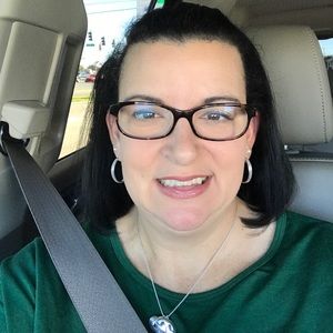 Meet your Posher, Larae