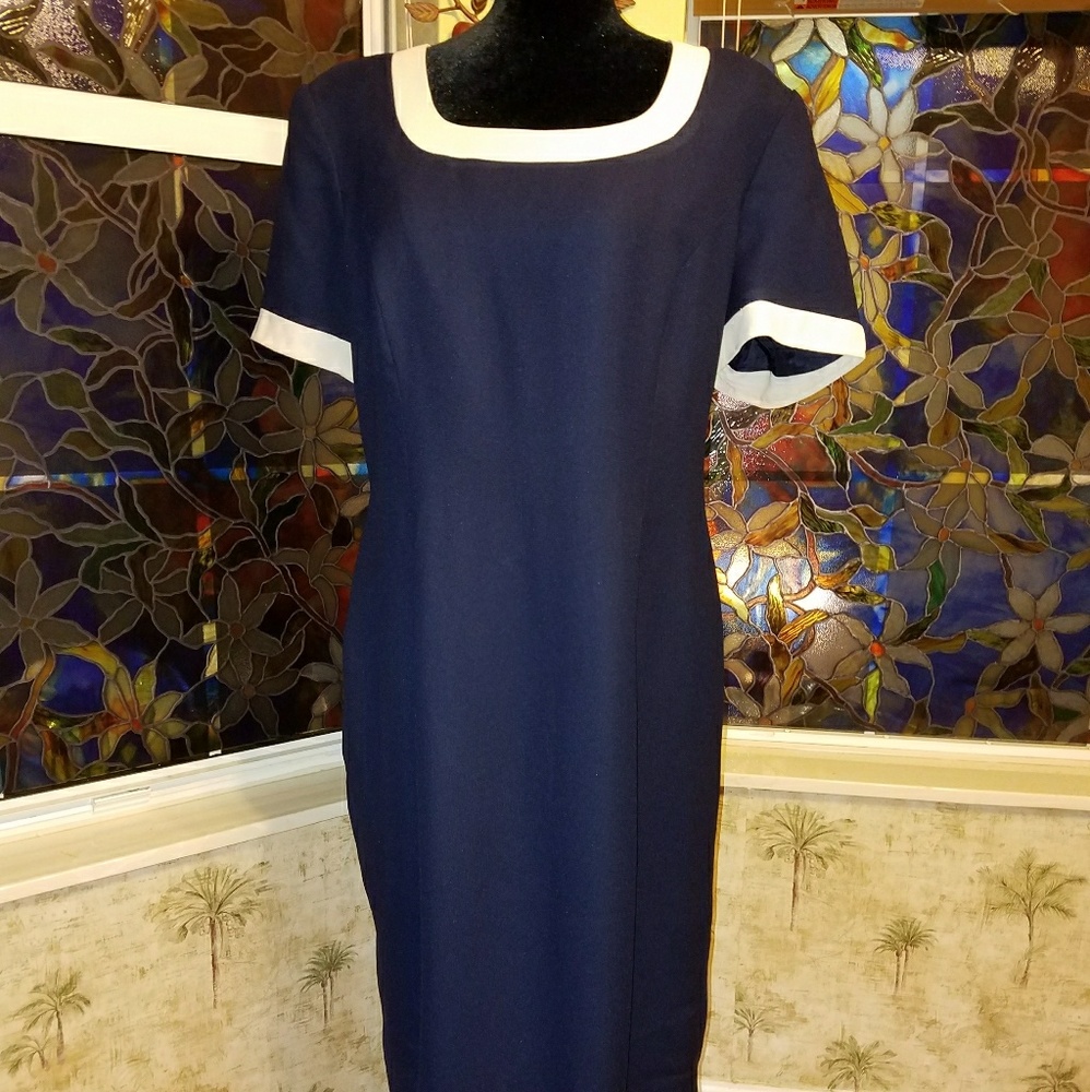 MAGGIE LONDON Navy Blue and White Dress