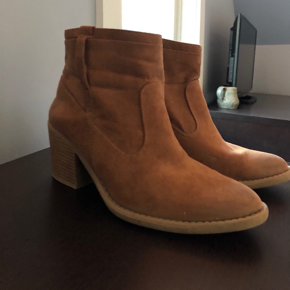 Simple brown booties