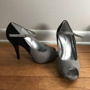 Suede gray and black heels