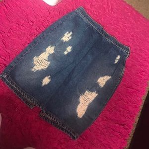 Cute skirt never worn