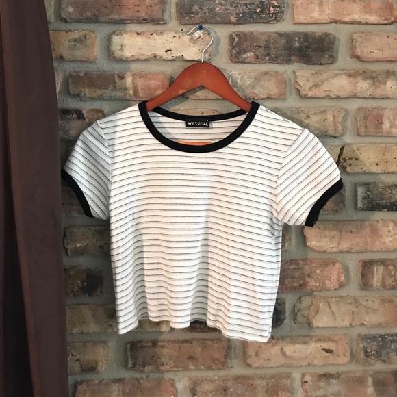 Crop top - Picture 1 of 1