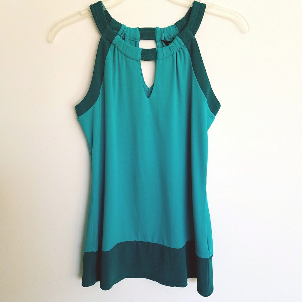{ BR } Cute Cutout Sleeveless Top