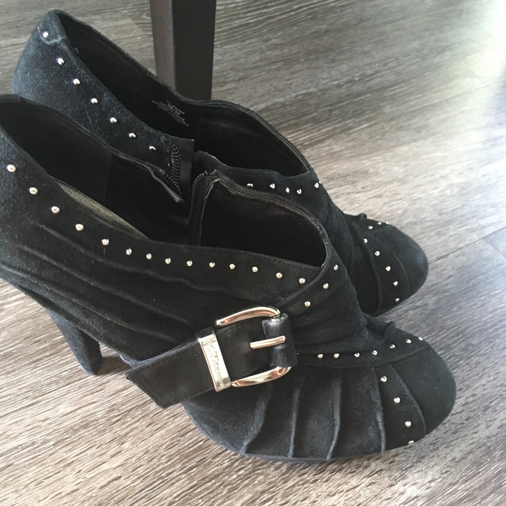 Ankle boots.