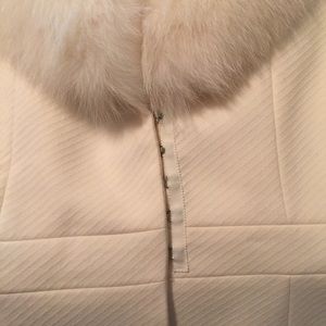 Winter white wool skirt jacket w detactable collar