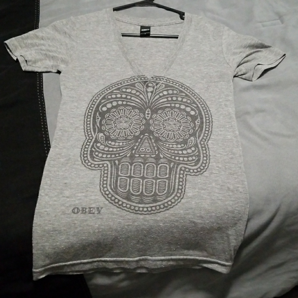 Obey shirt