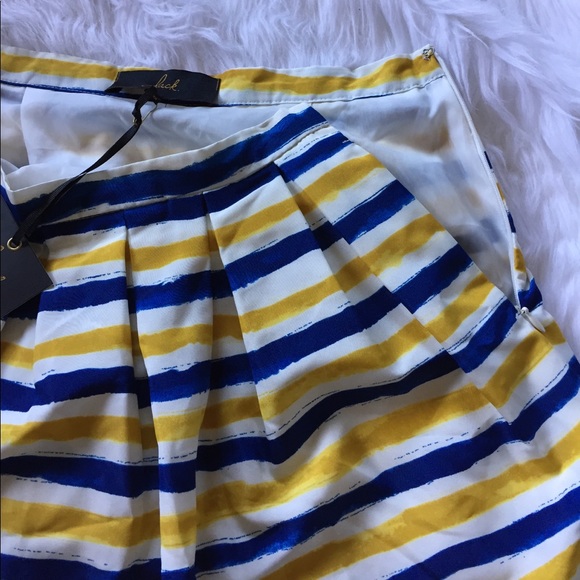 001🤍🍯 BB Dakota Pleated Skirt - Picture 4 of 6