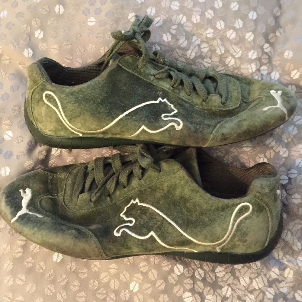 EUC! Puma Forrest green suede shoes
