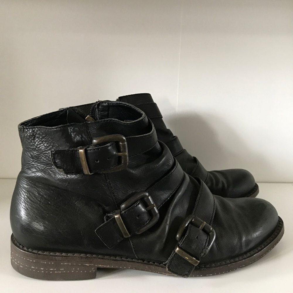 Crown Vintage Black Ankle Boots