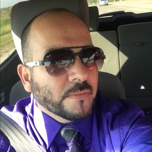 Meet your Posher, Luis