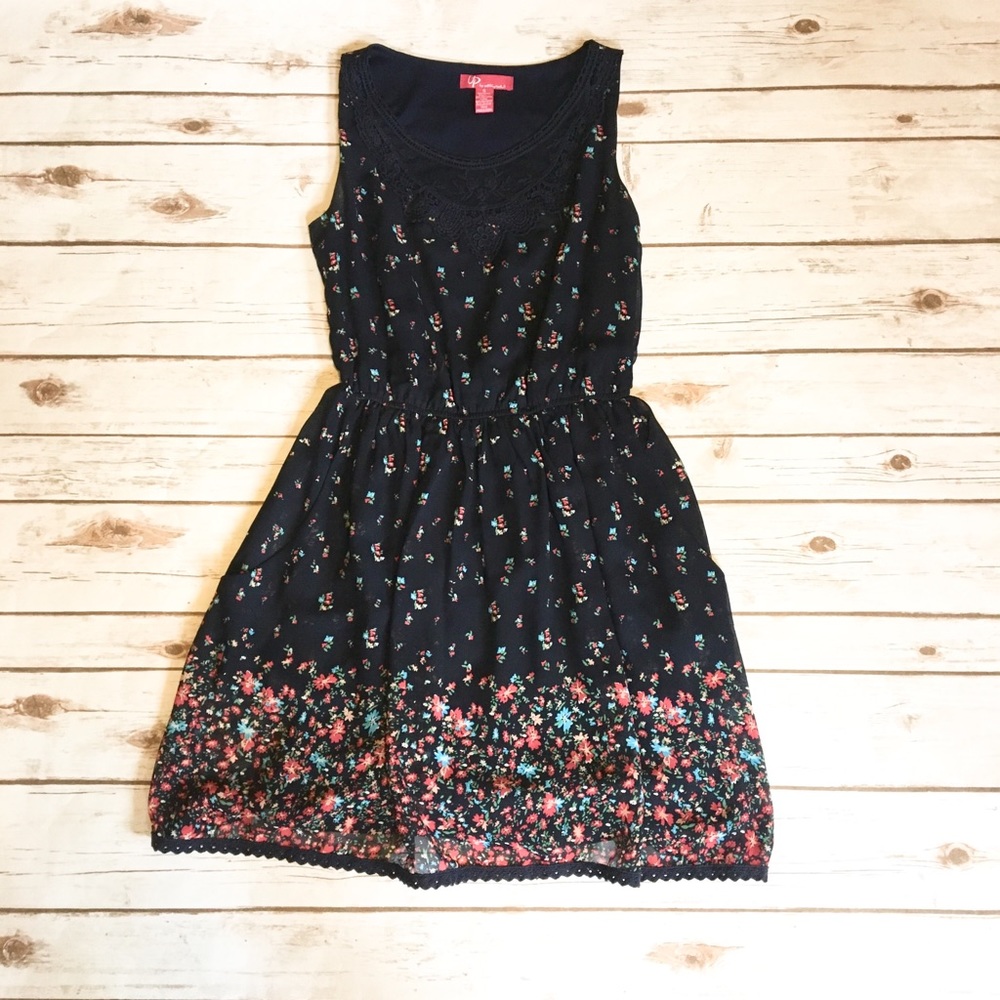 Ultra Pink navy floral dress - Picture 5 of 8