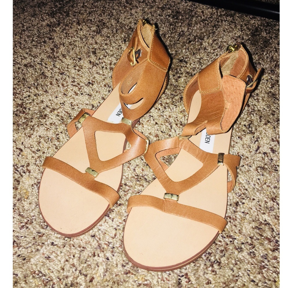 Never worn. Was suppose to be a 6, run big.