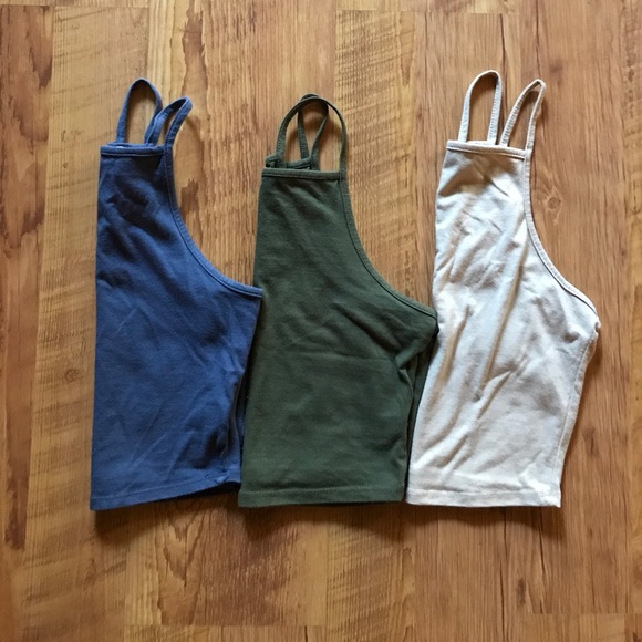 Crop Halter top - Picture 1 of 4