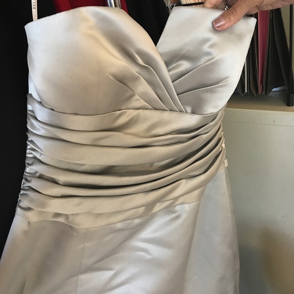 Light grey Gown - Picture 4 of 5