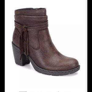 Born BOC Booties 7 brown so cute