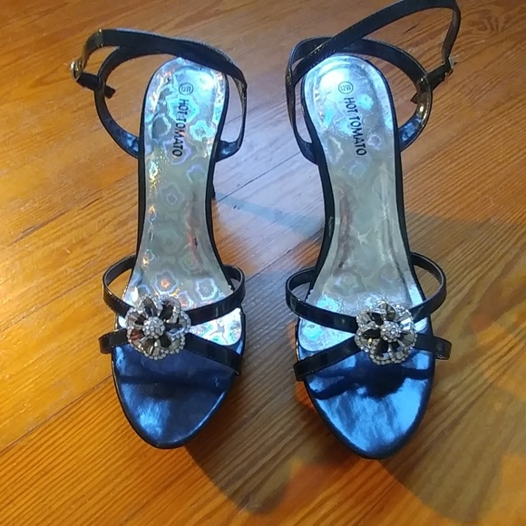 Hot Tomato black heels - Picture 2 of 7