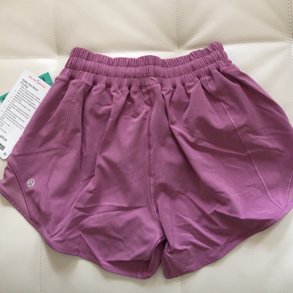 NWT VLVD LULULEMON HOTTY HOT SHORTS LONG - Size 2 - Picture 4 of 8