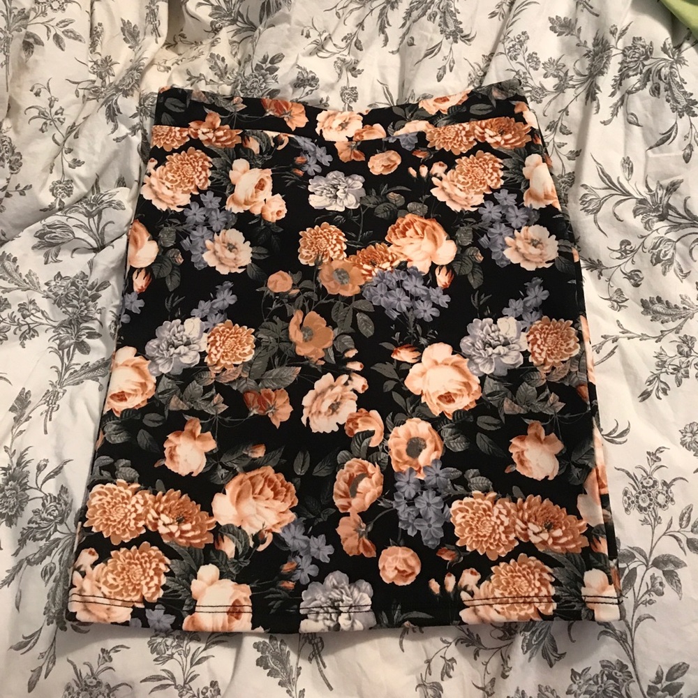 Forever21 floral skirt