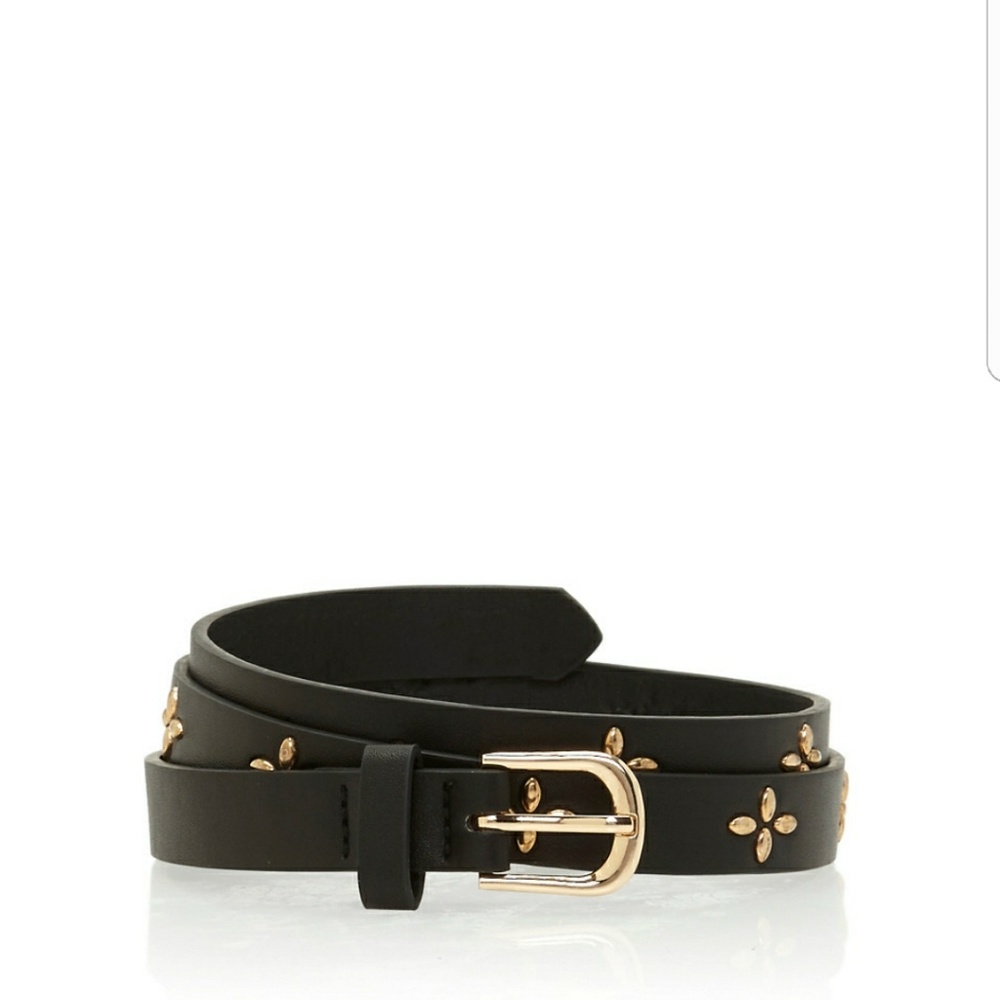 Daisy faux leather studded belt NWT