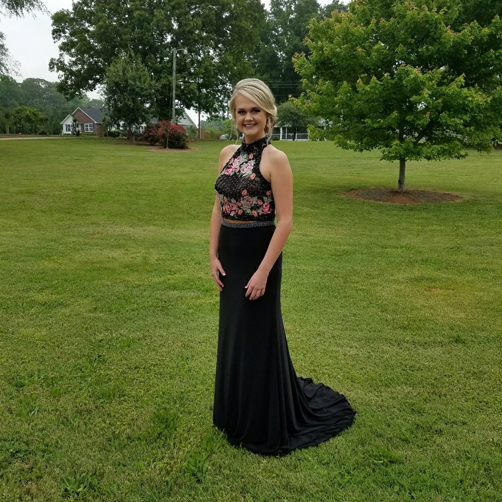 Sherri Hill prom dress - Picture 3 of 4