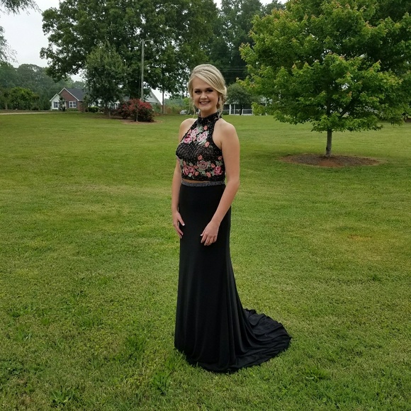 Sherri Hill prom dress - Picture 3 of 4