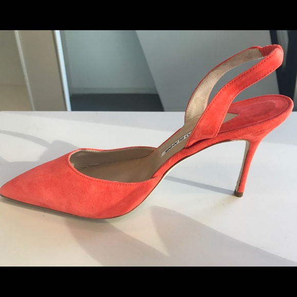 Manolo Blahnik Carolyne Suede Pump - Picture 1 of 5