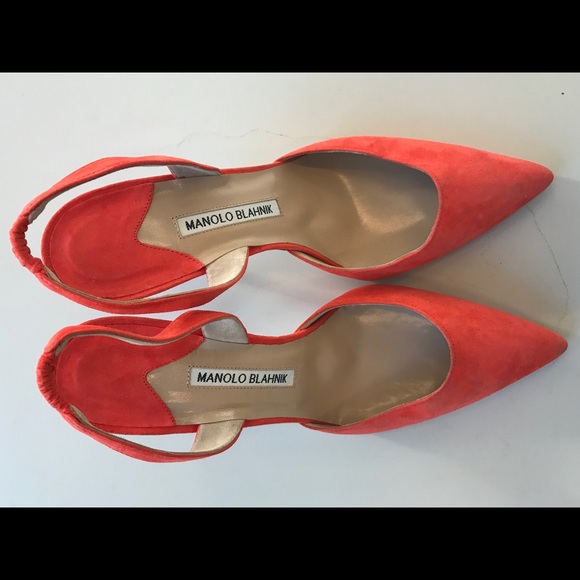 Manolo Blahnik Carolyne Suede Pump - Picture 2 of 5