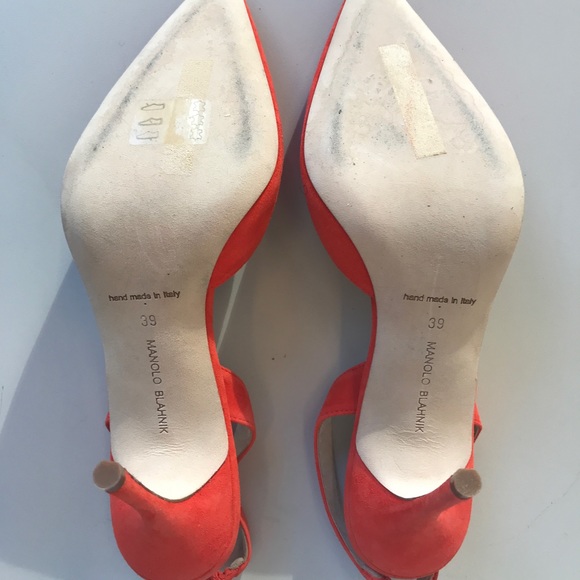 Manolo Blahnik Carolyne Suede Pump - Picture 5 of 5