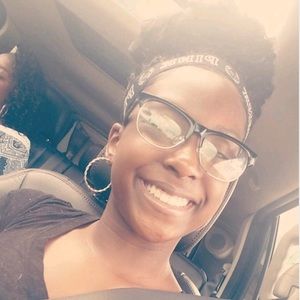 Meet your Posher, Maya