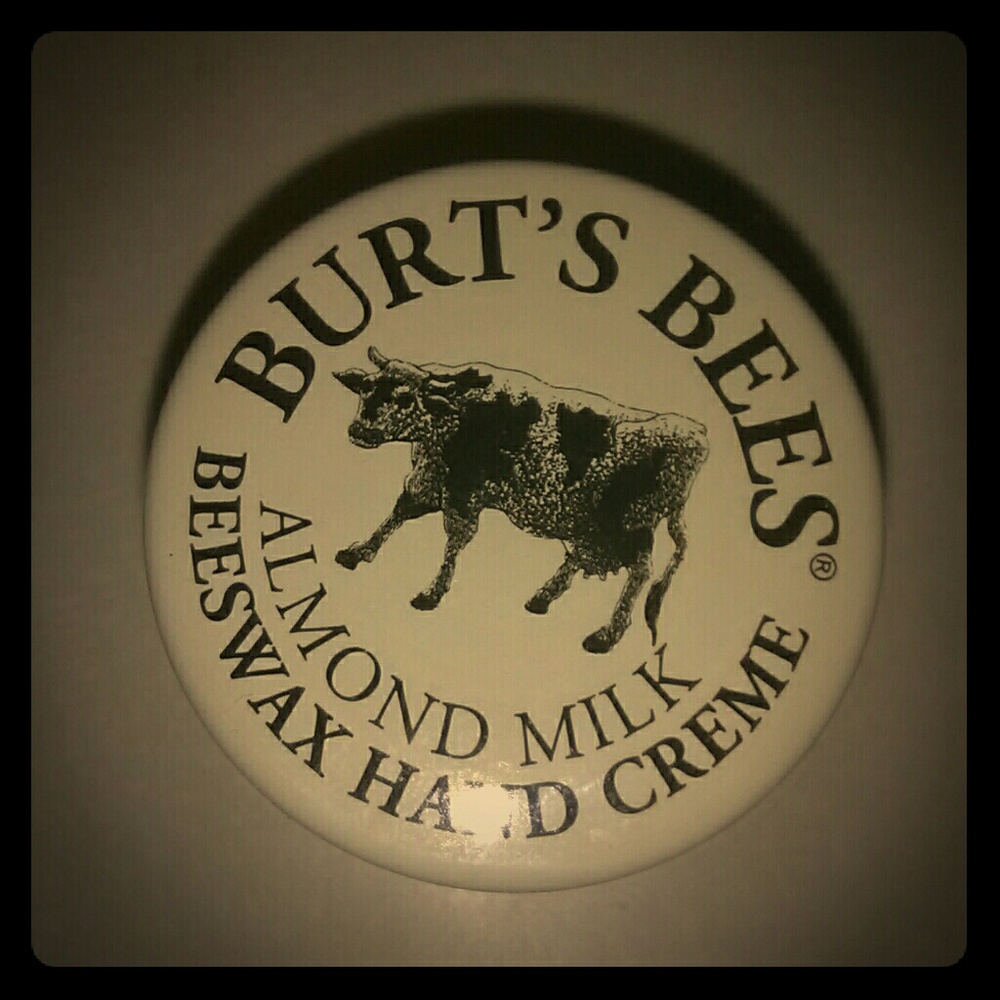 {Burt's Bees} hand creme🐄FREE WITH PURCHASE 🐄