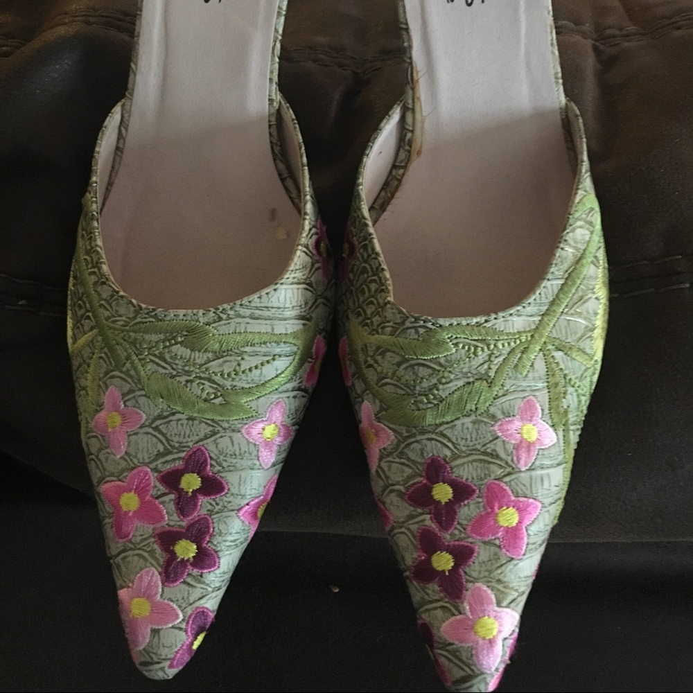 Beautiful open heel shoes.