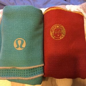 Yogi toes skidless towels. Full yoga mat size.
