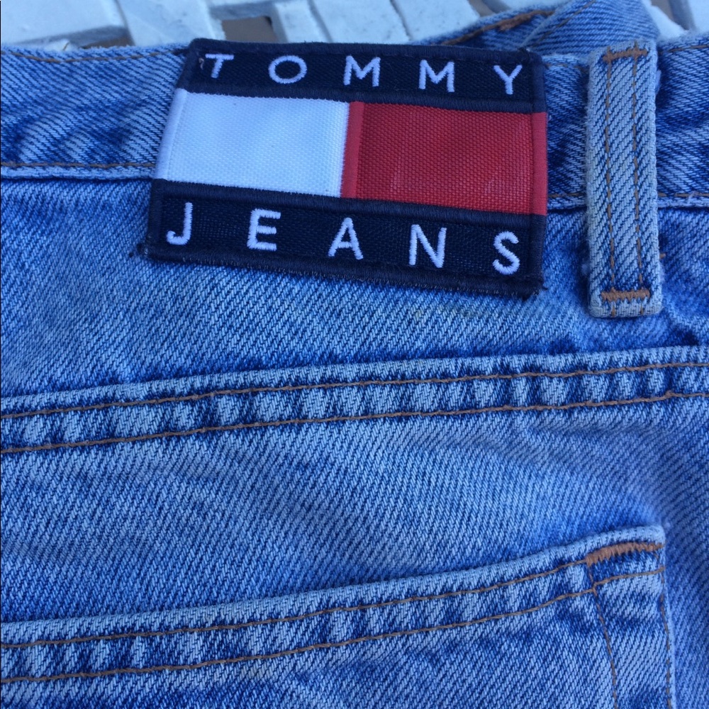 TOMMY JEANS