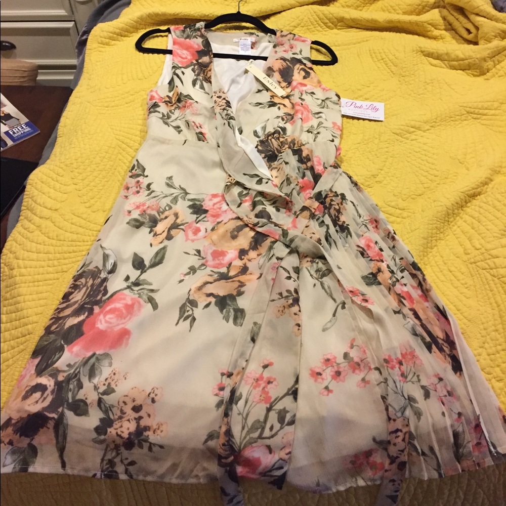 Ivory/beige floral wrap dress size Small