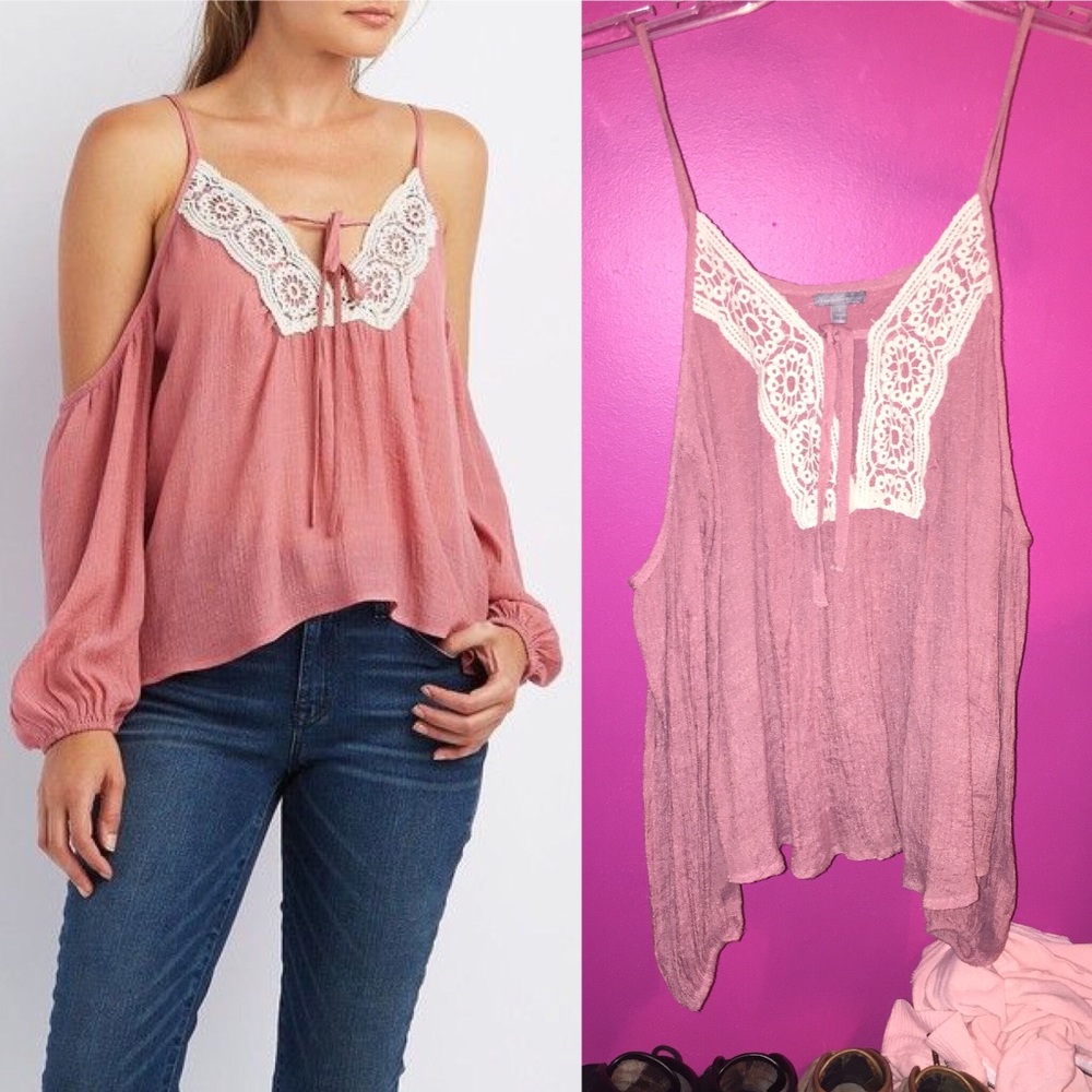 🆕Mauve lace detail Cold Shoulder top!