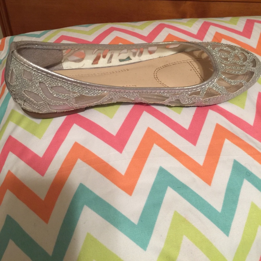 Silver flats - Picture 2 of 2