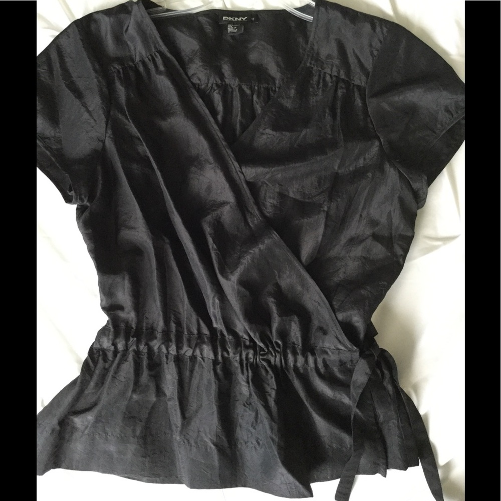 DKNY cap sleeve top with cinched tie waist.