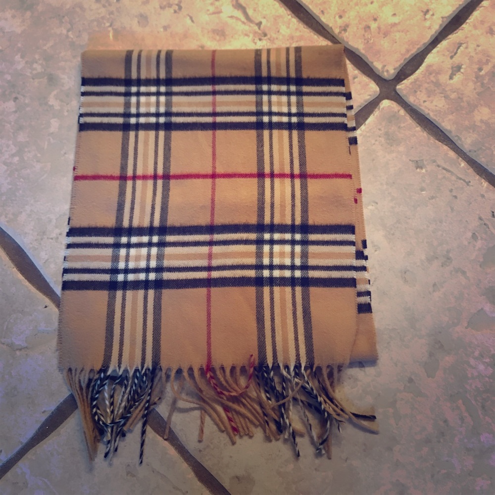 NWOT Plaid Scarf